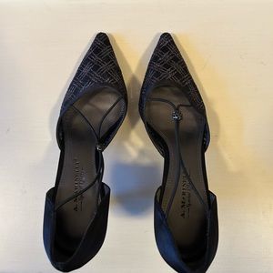 Ladies evening dress shoes .
